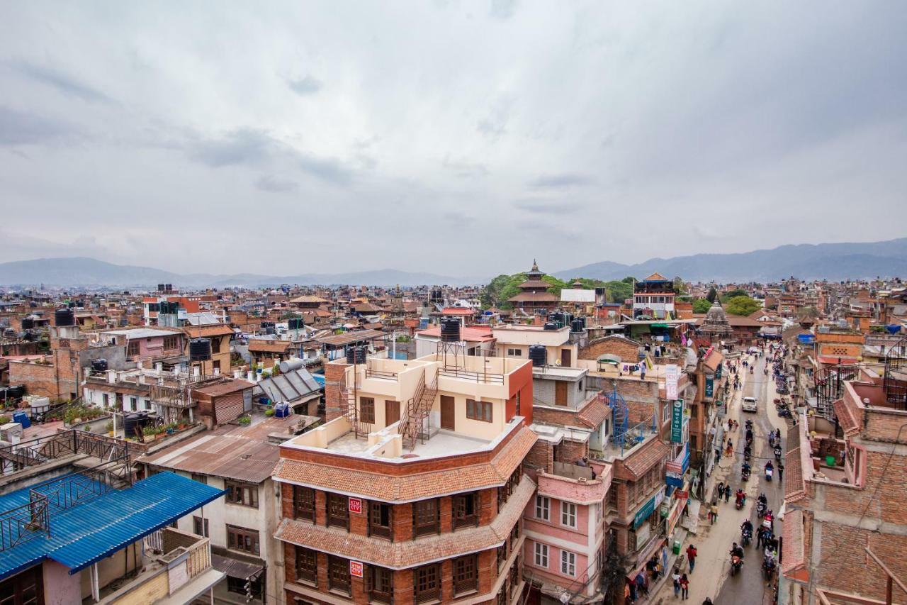 Laxmi Niwas Hotel Lalitpur Bagian luar foto